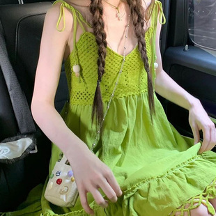 波西米亚风绿色流苏吊带连衣裙女2024夏设计感小众无袖多巴胺裙子