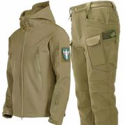 户外套装男冬季冲锋衣2022三合一软壳外套防风防水男式钓鱼。