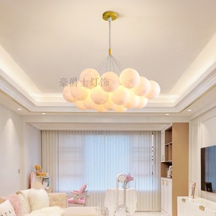 北欧客厅卧室灯具现代简约创意，月球泡泡吊灯餐厅儿童房星球吊灯饰