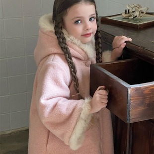 2023冬季韩版女童真，兔毛呢大衣加厚保暖外套，女童中长款粉色年服