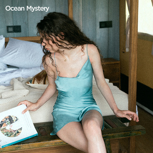 oceanmystery秋冬浅蓝色丝光沙滩，裙短款舒适亲肤吊带，睡裙子女
