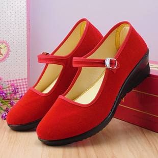22年春秋老北京女布鞋平绒一代浅口坡跟鞋大红色广场跳舞鞋子