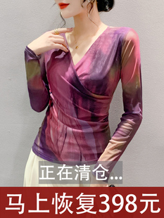 韩版交叉v领打底衫女长袖网纱t恤时尚，花色设计感褶皱减龄洋气上衣