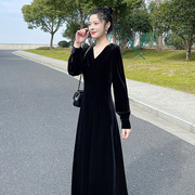 赫本风气质金丝绒黑色连衣裙2023年秋季女装高级感法式长裙子