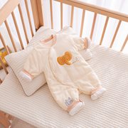 新生婴儿衣服秋冬装0-3月初生宝宝，连体衣夹棉哈衣爬服护肚和尚服