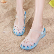 洞洞鞋女韩版学生防滑厚底坡跟包头沙滩鞋塑料胶凉鞋变色果冻拖鞋