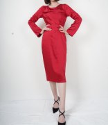 欧美风格简约红色缎面经典，后背绑带镂空长款敬酒礼服裙