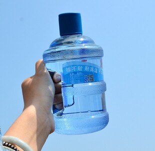 创意韩版矿泉水瓶迷你水桶，杯塑料杯可爱小学生，便携大容量水壶防漏