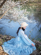 理想三旬女装早春度假风仙气，飘逸蓝色灯笼袖大裙摆，雪纺连衣裙长裙