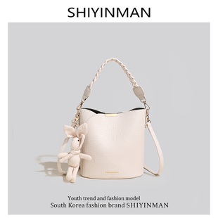 shiyinman今年流行包包女大容量，2023女生礼物，单肩斜挎水桶包