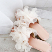 日本设计仙女度假风纯手工蕾丝立体花朵铆钉草编气质拖鞋凉拖女