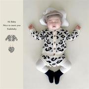 秋冬婴童装0-2岁男女，宝宝套装豹纹外套+哈衣婴儿针织爬服两件套