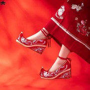 红色婚鞋女坡跟内增高原创珍珠绑带中式秀禾鞋改良唐风翘头汉服鞋
