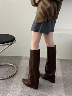 韩版小众烟管靴女靴子2023年秋冬复古棕色尖头坡跟高筒长靴女