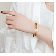 饰品手环生日 时尚简约款发欧美镂空8字钛钢玫瑰金色镀金手镯