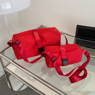 运动健身包防水(包防水)吐司，包大容量休闲红色，牛津布斜挎行李袋旅行包旅游