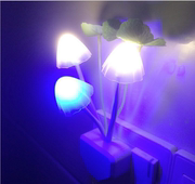 创意LED蘑菇灯 七彩变色光控蘑菇小夜灯 七彩发光梦幻水草蘑菇灯