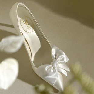 百丽纯爱法式婚鞋白色高跟鞋2024细跟蝴蝶结婚纱新娘礼服单鞋