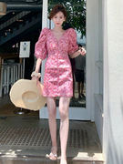 欧洲站2024年夏季女装粉色洋气泡泡袖碎花裙子海边度假连衣裙