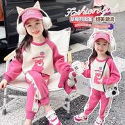 女童粉红色印花卡通套装，冬季中小童女宝圆领，休闲运动两件套潮