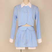 蓝色条纹衬衫女设计感小众宽松气质短款上衣，高腰灯笼短裤时髦短裙
