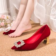 秀禾鞋婚鞋新娘高跟鞋红色主，婚纱婚鞋粗跟不累脚中式低跟孕妇可穿