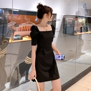 泡泡长袖黑色袖连衣裙，2023夏季气质修身显瘦一字领女装裙子