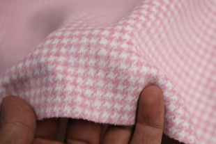 日本进口粉白色犬齿千鸟格纹细腻编织短顺羊毛，面料设计师套装布料