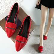 单鞋女春秋季韩版浅口尖头粗跟工作鞋百搭平底红色小皮鞋
