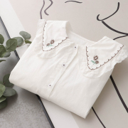秋装日系甜美花朵刺绣娃娃领上衣白色长袖衬衫2023女学生衬衣