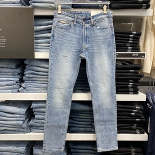 CK Calvin Klein 男士春季浅蓝色水洗磨白修身直筒牛仔裤长裤