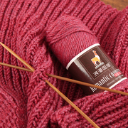 羊毛棒针线粗线手工编织毛衣外套，线自织围巾，打开衫羊毛中粗毛线团