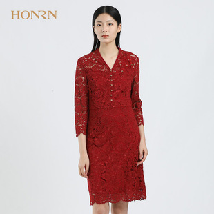 HONRN/红人秋季女装V领长袖蕾丝连衣裙商场同款HE33OL344