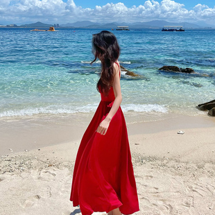 三亚海边拍照衣服超仙红色，吊带沙滩长裙，泰国穿搭度假连衣裙高级感