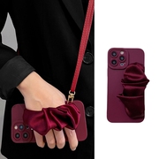 新年酒红色褶皱丝绸手腕带适用OPPOReno11pro手机壳10/9可背带8/7se斜挎6挂绳5高级r17小众15时尚k10软9新a97