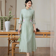 新中式旗袍年轻款气质，高端复古国风刺绣改良版，修身长款优雅连衣裙