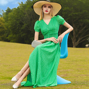 帝弗润驰2024夏绿色(夏绿色，)雪纺剪花连衣裙，女气质修身设计感格子长裙
