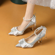 银色水晶婚鞋女细跟春款蕾丝花朵，单鞋水钻珍珠一字扣带亮片高跟鞋