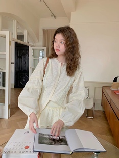 freshtaro奶油杏镂空纯棉，面料单排扣衬衫，和蛋糕裙防晒套装女夏