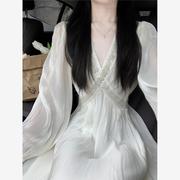 法式白色v领泡泡长袖，连衣裙女春秋宫廷风高端精致正式场合长裙子