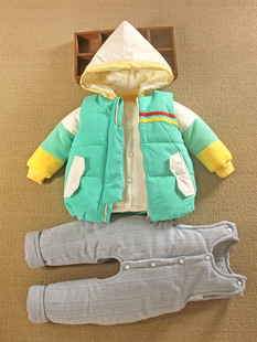 一岁男宝宝秋冬装加厚夹棉服袄背带裤，开裆款女婴儿衣服三件套装季