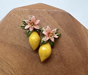 法国珐琅釉彩夏日香气系列柠檬，与柑橘花朵绿叶耳钉，清新森系经典潮