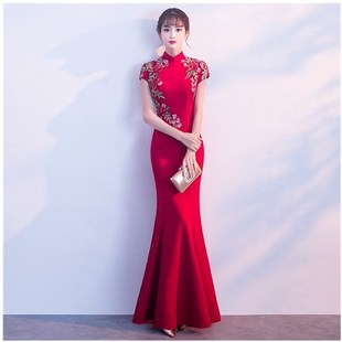 走秀旗袍裙长款2023春季改良红色，舞台修身鱼尾，迎宾演出宴会女