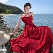 法式复古红色玫瑰系带吊带连衣裙收腰大摆气质度假裙海边沙滩裙夏