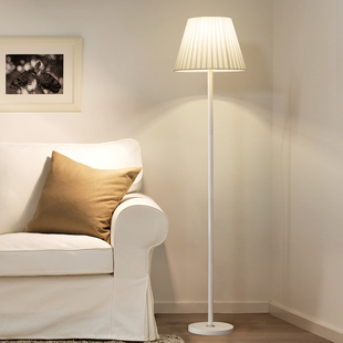 落地灯客厅卧室床头灯现代创意，温馨装饰led遥控沙发可调落地台灯