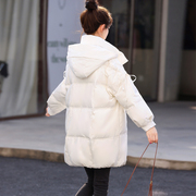 羽绒服2023年女款冬季韩版加厚宽松连帽中长款面包服鸭绒外套