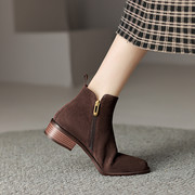 英伦女短靴平跟牛皮40-43大码秋冬靴时装靴单靴，圆头大号女靴