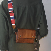 韩版男包单肩斜背包男士小背包休闲软皮斜挎包潮流时尚运动小包包
