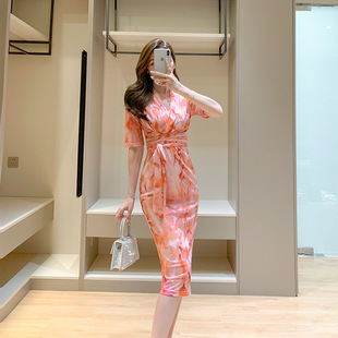 印花连衣裙减龄橘色网纱V领系带修身中长裙韩国东大门时尚舒适新