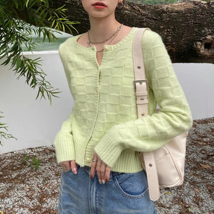 薄荷绿毛衣外套女设计感小众淡绿色针织，开衫秋季少女减龄早秋外搭